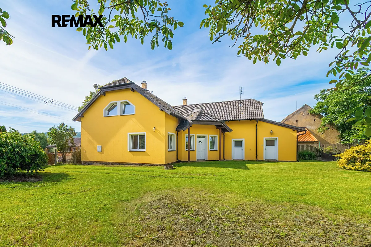 Prodej rodinného domu 238 m², pozemek 1042 m²